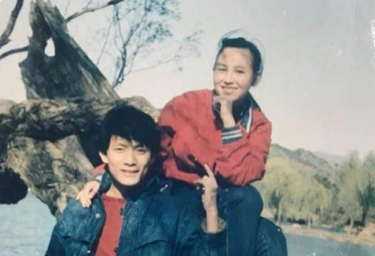 导演|19岁和导演私奔，住地下室、裸婚，4年生3胎，丈夫用7部剧捧红她