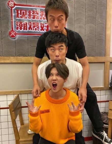  陈赫|陈赫背编织袋录节目，邓超搂着鹿晗好甜，滤镜下鹿晗美成小仙女