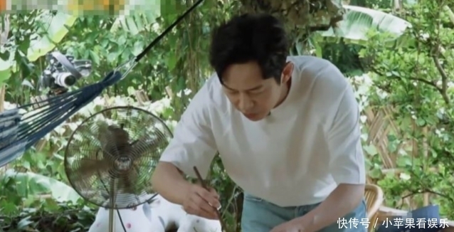 明星|《向往4》黄磊做辣子鸡,看清桌上的“剩菜”,网友:骗小孩呢?