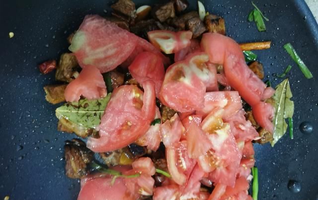 西红柿|西红柿土豆烧牛肉