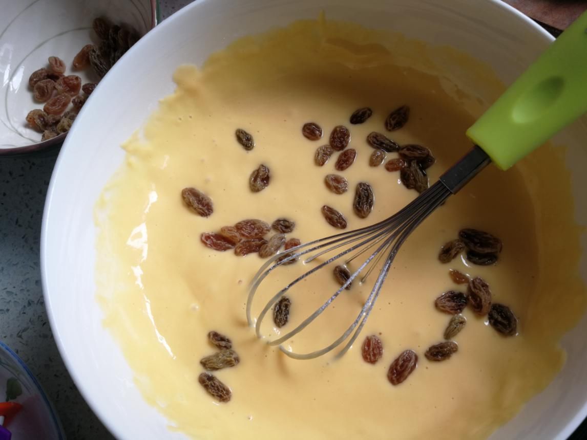 蛋糕|蒸个酸奶蛋糕吃吃,鸡蛋打发失败,成品不蓬松但Q弹,味道还挺好