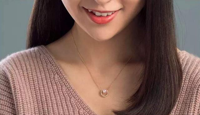 小朋友|熊孩子扯断别人项链,得知价格不菲!宝妈:我只赔五百块钱