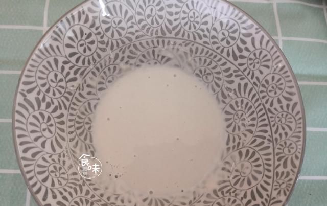  皮肤|女人要常吃的蛋糕，无水无油不打发蛋清，越吃皮肤越好，更显年轻