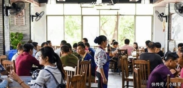 炒牛杂|六十年老店每天只卖四个菜, 店内却天天坐无虚席