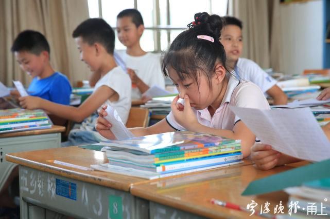  这位|43封，3万多字！宁波这位班主任给每个孩子手写了一封“情书”