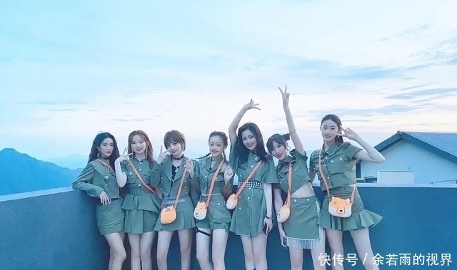 张艺凡|硬糖少女在《青春环游记2》,游拍合照严格按名次,张艺凡真惨!