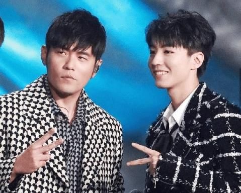 同台|王俊凯追星成功,和自己的偶像同台录节目,一时间不知道该羡慕谁