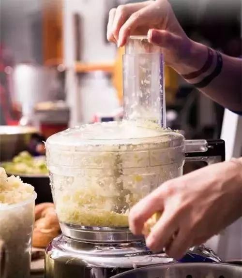  西瓜皮|西瓜皮千万不要扔，你想不到的7种妙用！