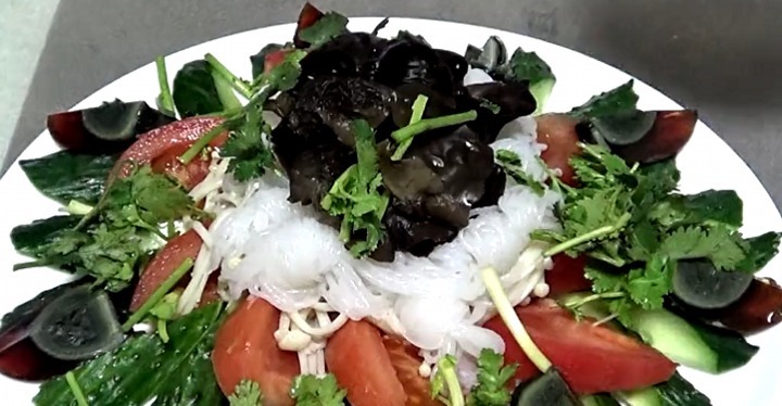  凉拌菜|最近很火的一道凉拌菜，凉拌全家福，清爽解腻，做法超简单