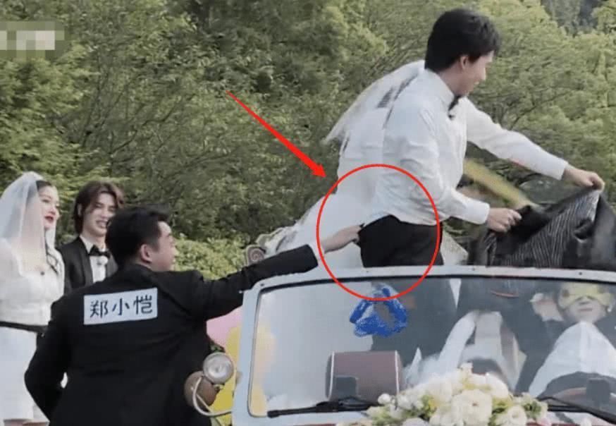 嘉宾|郭麒麟节目被郑恺扯掉裤子,嘉宾们哄笑,却有一人帮郭麒麟挡住