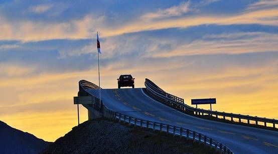 司机|全球最“诡异”的桥梁,明明前方看不到路,为何司机完全不怕?