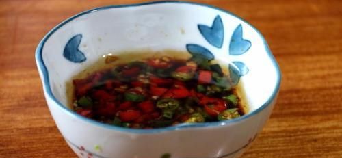  大鱼大肉|茄子别再炒着吃了，教你一种新做法，比大鱼大肉香，做三根不够吃