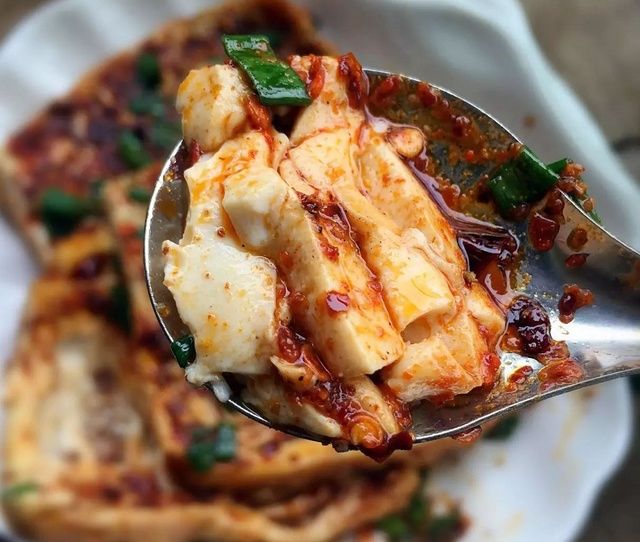 豆腐|不爱吃肉，试试它！大叔教你铁板鲜豆腐，香辣味美，比外面的好吃