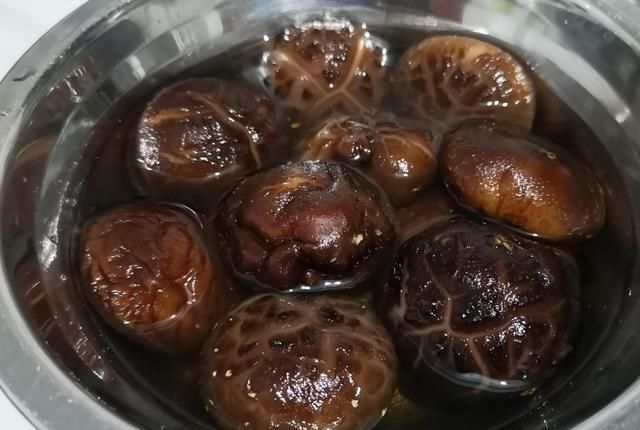 好吃|早餐就馋此饼,皮薄馅大味道香,比外面卖的还好吃,放凉也不硬