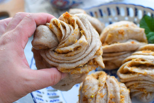  最馋|女儿最馋这种馒头，咸香耐嚼，当早餐很美，利用碎片时间就能蒸好