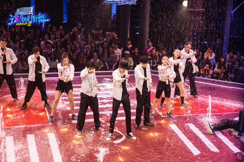  肖杰|《街舞3》中肖杰意外摔倒只是“节目效果”？种种迹象表明并不是