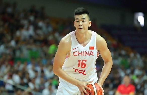 首钢|秦晓雯引援迅速，但教练组却很难服众，三人或将替代解立彬