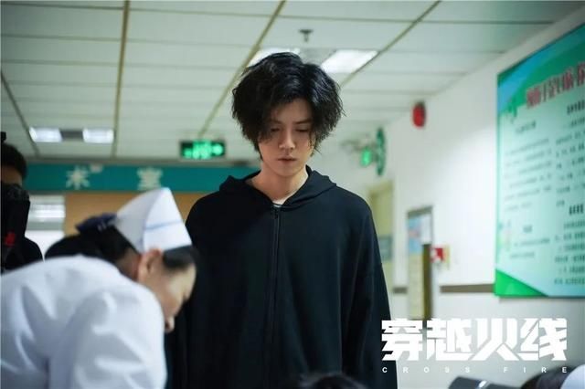  而立|《穿越火线》颠覆自我 步入而立的鹿晗正重新出发