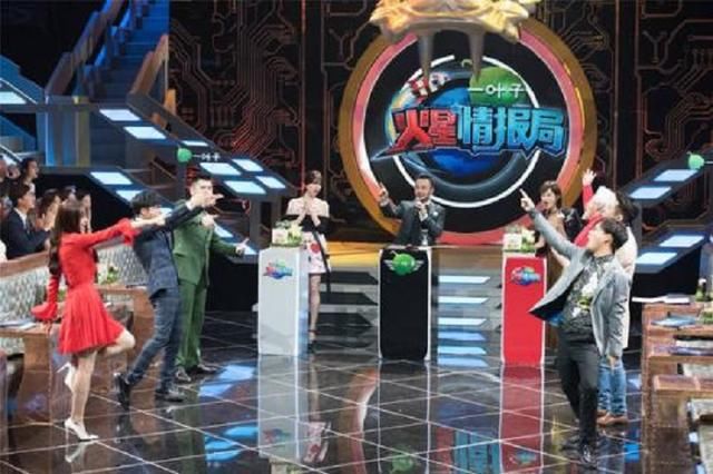  湖南|汪涵怒摔10万块话筒，当众撂狠话：我让你们在湖南再也吃不到饭