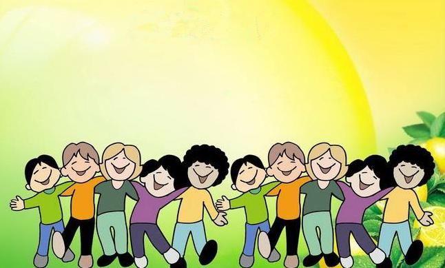 玩耍|过分！广州一男孩玩耍时，被老人又掐又打连扇巴掌，大腿还有明显的淤青！