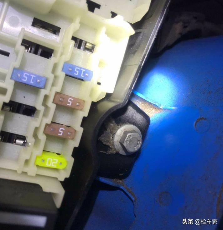  福克斯|性能粉36万买福克斯RS，才一年的车为何拆这么多？买主草率了