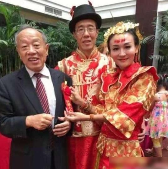  剩饭|女怕嫁错郎！前央视主持人，嫁富豪遭家暴吃剩饭，仍旧不愿意离婚