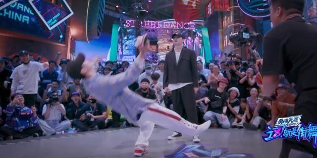  全场|《这就是街舞3》：王一博battle炸翻全场，看他跳舞能把大家看cry