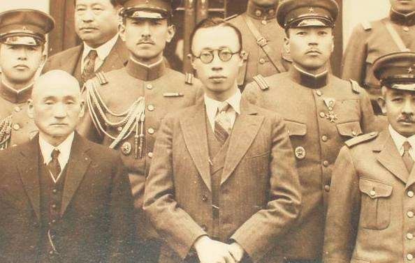 赶出|溥仪被赶出紫禁城,张作霖为何勃然大怒?