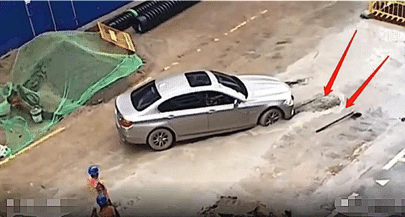  回来|有空车位不停，司机堵住路口，回来车被水泥“封住”