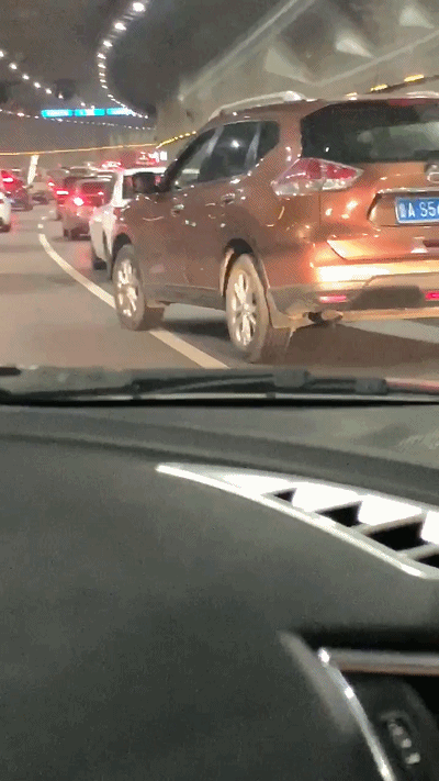 违法地点|全罚了！隧道实线变道，这9辆车被拍！