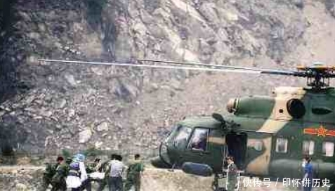 地震|汶川地震时,那位对总理大喊“让路”的战士,现在过得怎么样了?