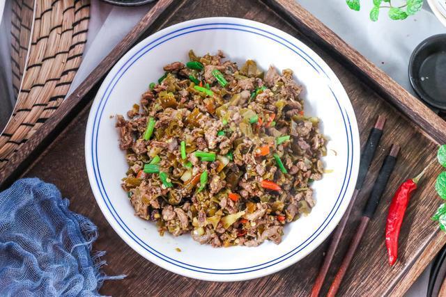 米饭|亲戚来家里串门,做了这道菜,煮了一大锅米饭,大家都没吃尽兴!