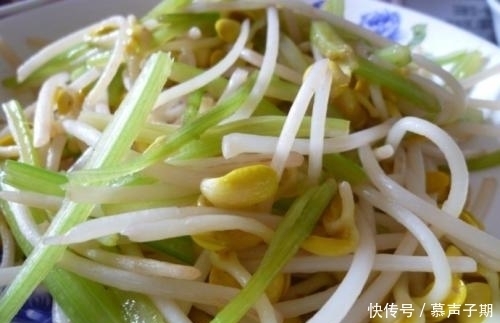 简单|芹菜豆芽都是很家常的食材,两者搭配简单一炒,清爽美味