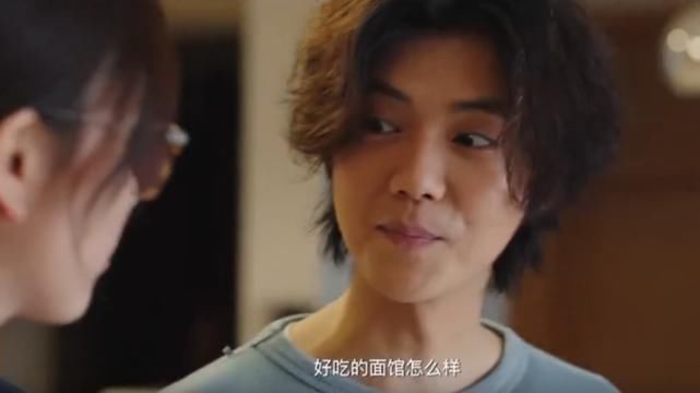  安蓝|《穿越火线》肖枫用酸奶打动了安蓝，许蔚等了十一年最后一无所有