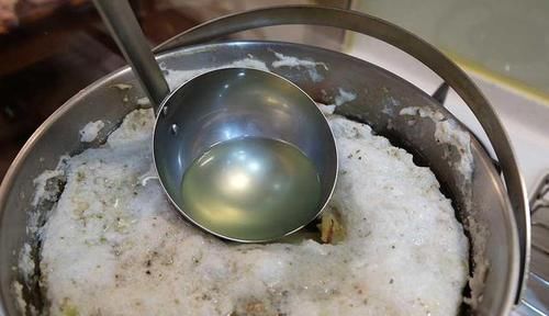 澄清汤|做清汤时,食材要不要先焯水?大厨:教你正确做法,不懂可就亏了