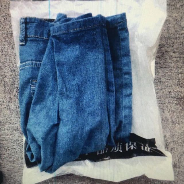 警方|这个锅“暴力梅”不背：松江一快递员称衣服晾不干，竟直接从包裹里拿来穿