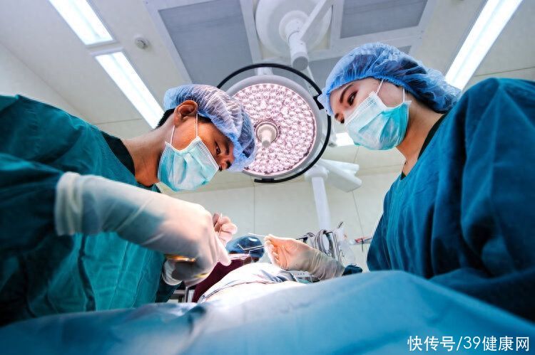 中医有治疗癌症的案例吗(如果一个中医名师得了癌症，他会用中医中药治疗吗？看看真实案例)