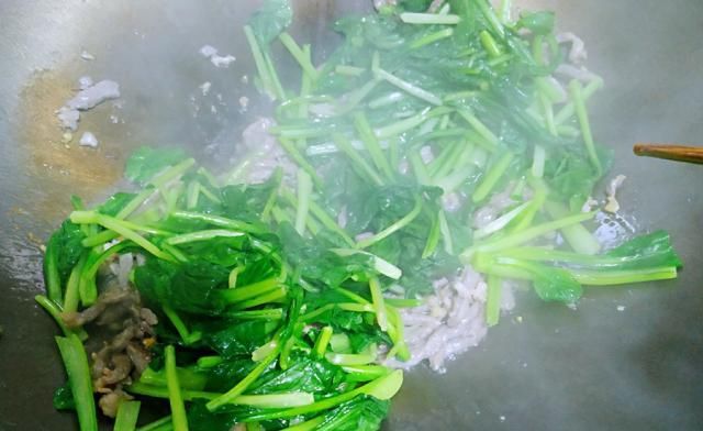  越来越|2种食材6个步骤，小白秒变大厨，炒出经典粤菜