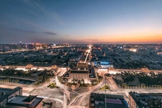  星球|一夜爆红上榜孤独星球！这个古城美食不输成都，景区免费高铁直达