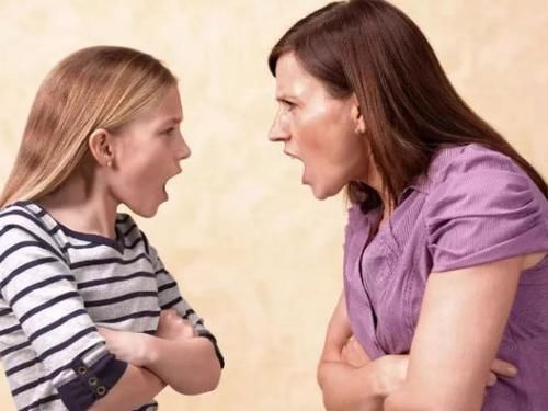 母子|“熊孩子”景区破坏仙人掌,母亲辩解称其年纪尚小,网友:巨婴?