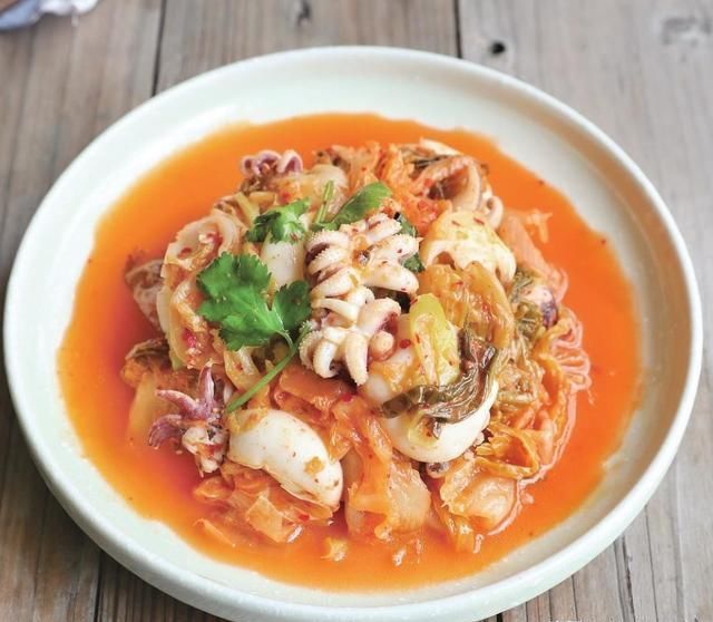  饭菜|这种小海鲜加上泡菜，随便一炒，就是一道下饭菜，香辣爽脆