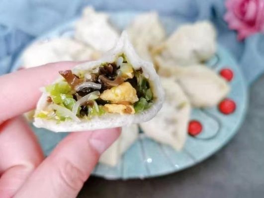 受欢迎|纯素馅饺子好吃有诀窍,调馅时加点它,又鲜又香,比肉饺子受欢迎
