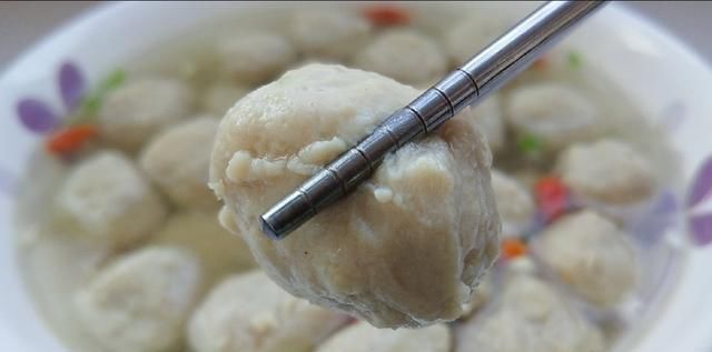 喜欢|肉丸子简单又好吃的做法,Q弹滑嫩,汤鲜味美,全家人都喜欢吃