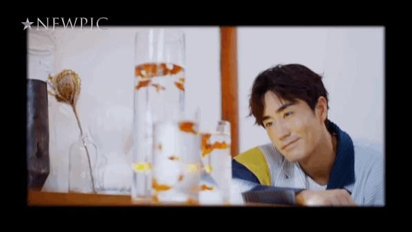  NewPic|NewPic | 杨玏“三十三而已” ：让年龄成为我的朋友