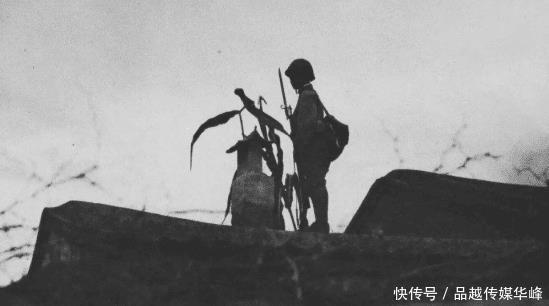 自选|日军哨兵松懈,机场成八路武工队“自选超市”,高射机枪随便拿