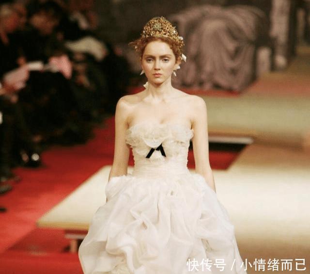 东方|全球4大最美“大圆脸”超模 米兰达·可儿第1, 她被誉为“东方瓷娃娃”!