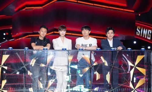 歌手|谢霆锋谈张靓颖与李宇春的差距:一位是歌手,一位是大师