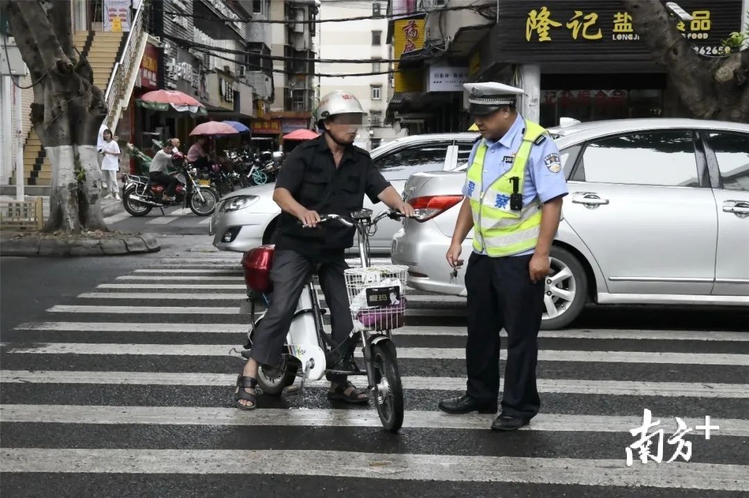 违规行为|@非机动车主，过斑马线不下车推行是违规行为，还有这些处罚！