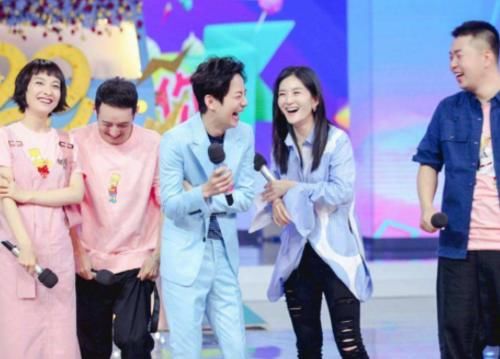  艺人|《快乐大本营》吴昕的通讯录只有20个人？找不到一个艺人名字