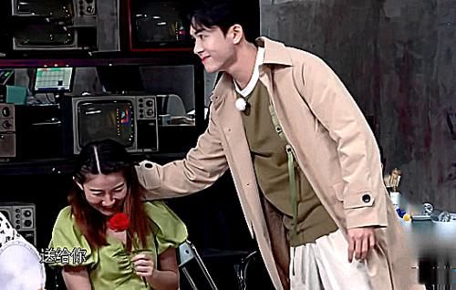 现实|蔡徐坤和曾舜晞同台耍帅,观众的反应现实了:歌手和演员的区别